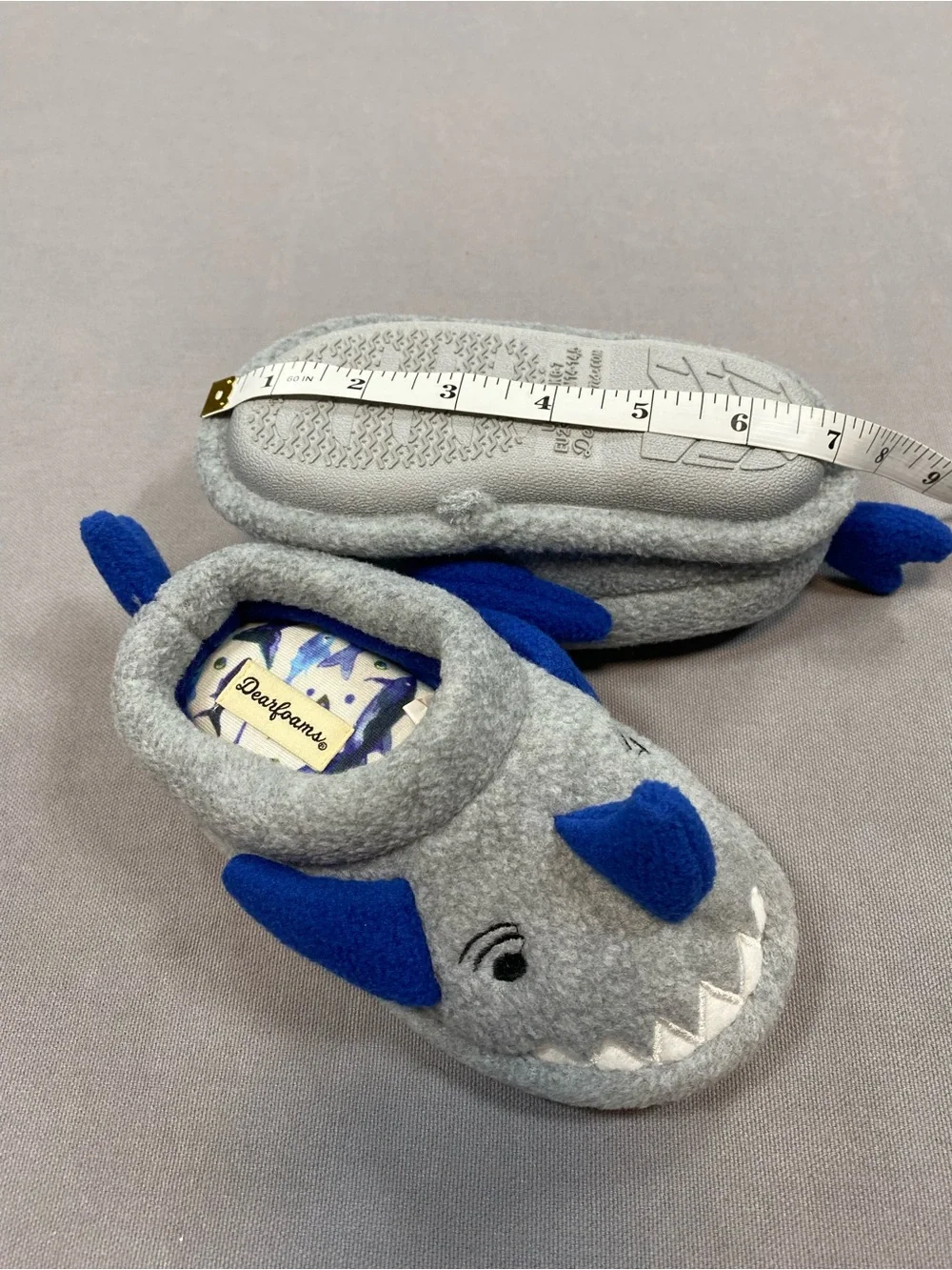 Dearfoams Kids Gray & Blue Shark Slippers Size 7-8